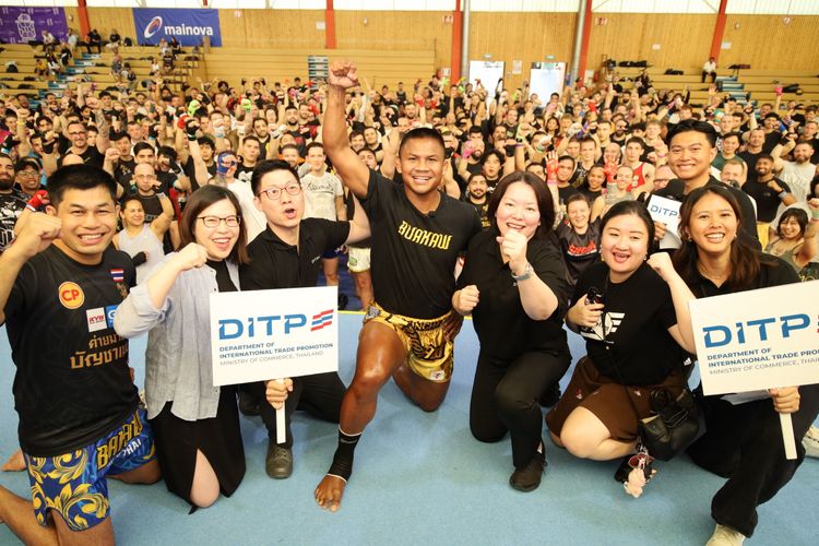 DITP ดึง “บัวขาว บัญชาเมฆ” ร่วมกิจกรรมส่งเสริมมวยไทยในยุโรป คนแห่ร่วมล้นหลาม