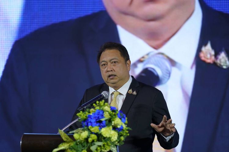 “สุชาติ” เตรียมนำทีมพาณิชย์ ถกผู้นำเข้ารายใหญ่สวิสฯ เร่งหาตลาดส่งออกให้สินค้าไทย พร้อมโปรโมต Thai SELECT ให้ครองใจชาวต่างชาติ